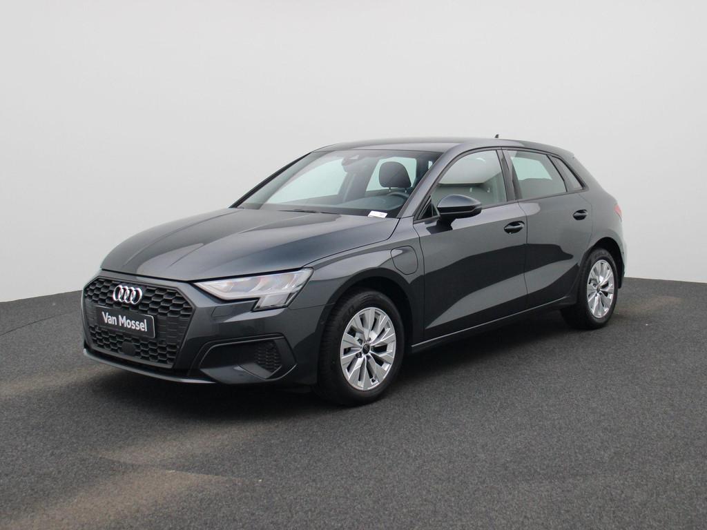 Audi A3 Sportback 1.5 40 TFSI e Apple Carplay| PDC V+A| Navi, Auto's, Audi, Stof, 150 min, https://public.car-pass.be/vhr/e169daba-a338-4ff4-93f8-895dcdbb2c6f