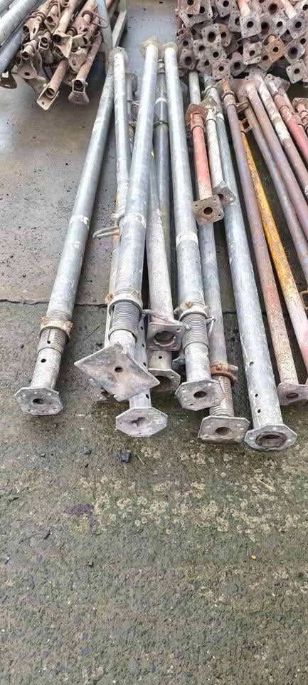 Étançons : 300-500 renforcé : 30 €, Enlèvement, Comme neuf, Bricolage