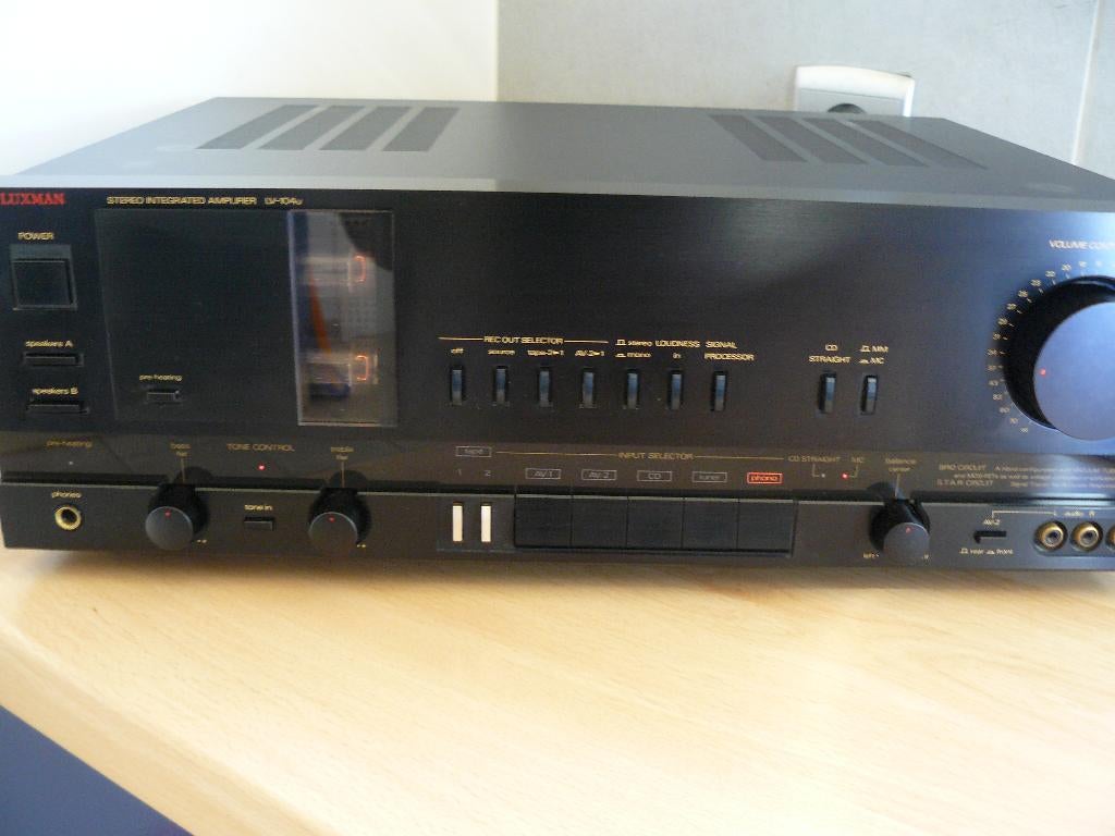 LUXMAN VERSTERKER LV 104 U..... transistor/buizen, TV, Hi-fi & Vidéo, Autres marques, Enlèvement ou Envoi, 60 à 120 watts, Comme neuf