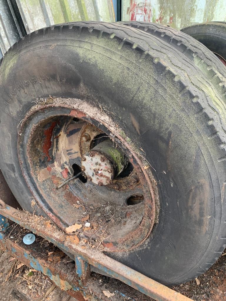 grote wielas dubbele banden, Ophalen, Band(en)