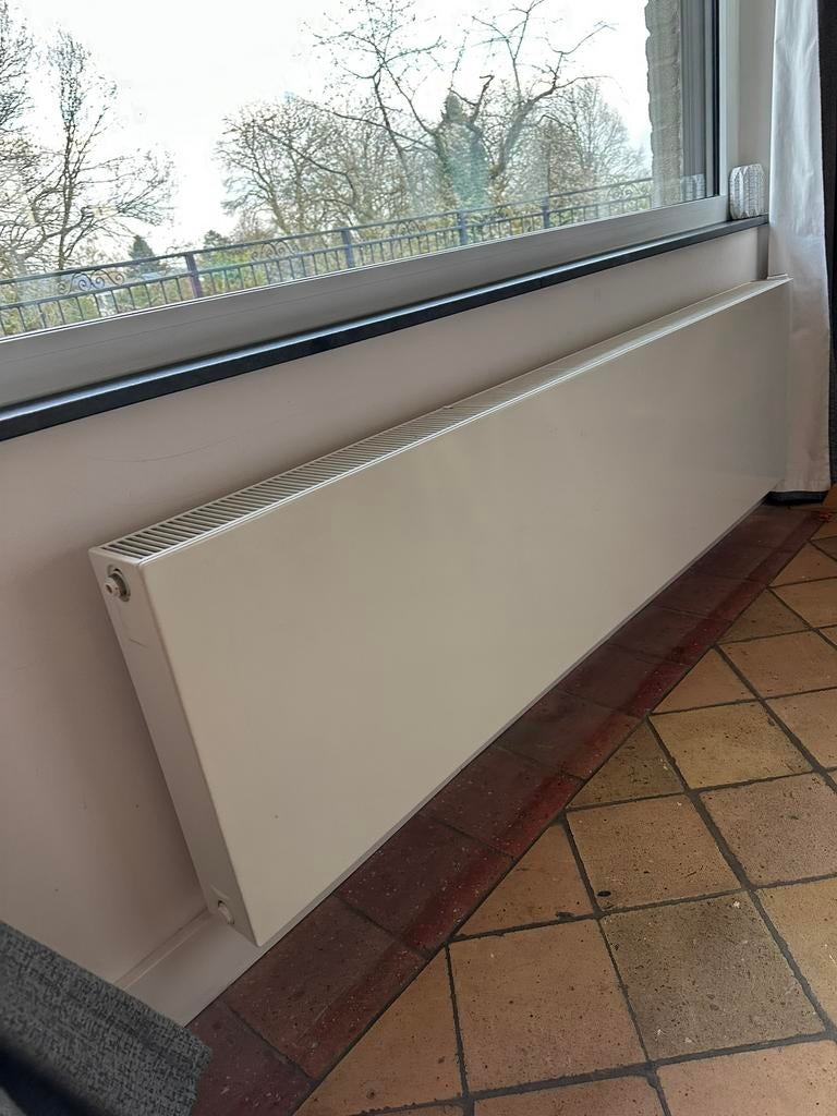 Radiateur longueur 180, Enlèvement, Comme neuf, Radiateur