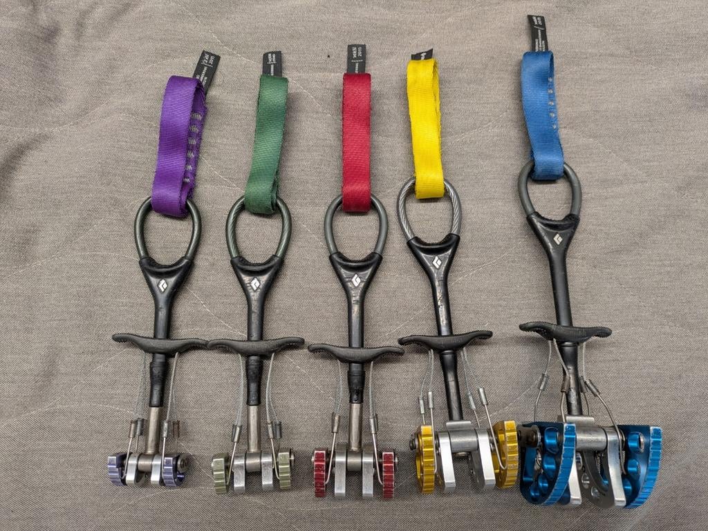 Trad Rack Black Diamond 0,5 tot 3 Camalot C4, Ophalen of Verzenden, Gebruikt, Klimsport-accessoire