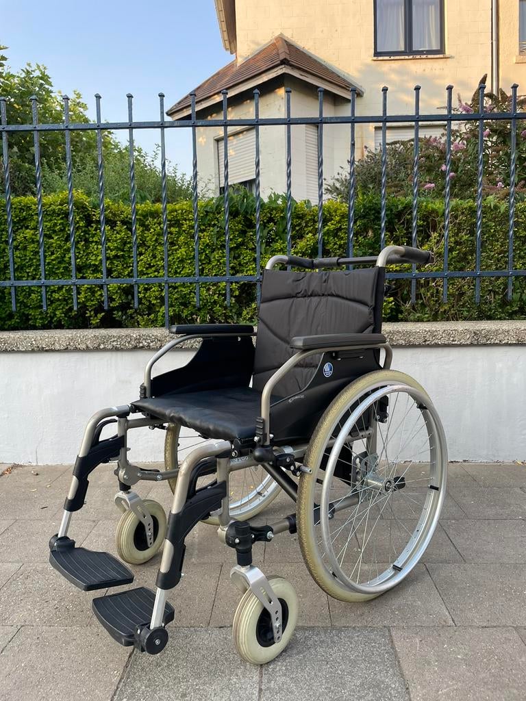 Vermeiren V 200 opvouwbare rolstoel nieuwstaat, Ophalen of Verzenden, Inklapbaar, Zo goed als nieuw, Handbewogen rolstoel