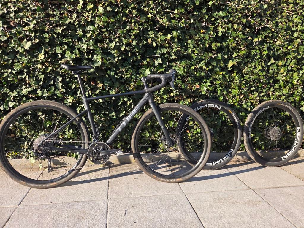 Cube nuroad gravelfiets met 2de set wielen, Fietsen en Brommers, Ophalen