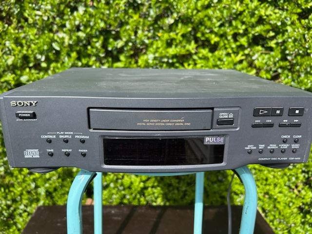 Lecteur CD Sony CDP M33, TV, Hi-fi & Vidéo, Lecteurs CD, Utilisé, Sony, Enlèvement ou Envoi