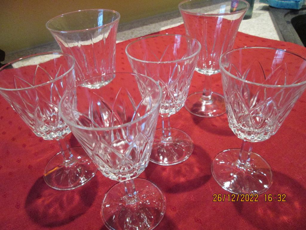 Verres (6) à vin sur pied, Collections, Enlèvement, Comme neuf, Autres types