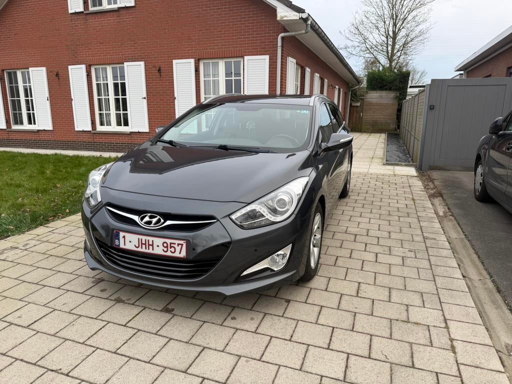 Hyundai i40 1.6 benzine, Autos, 5 portes, Particulier, Tissu, 4 cylindres