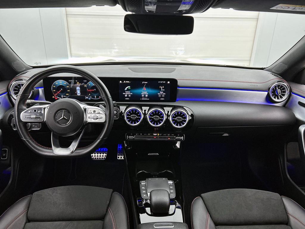 Mercedes-Benz CLA-Klasse 200 D Coupé AMG Line Night Pack |, Auto's, Mercedes-Benz, Stof, Gebruikt, 110 kW, 4 cilinders