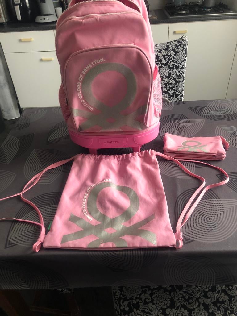 Malette Benetton sur roulettes plus sac gym et plumier, Comme neuf