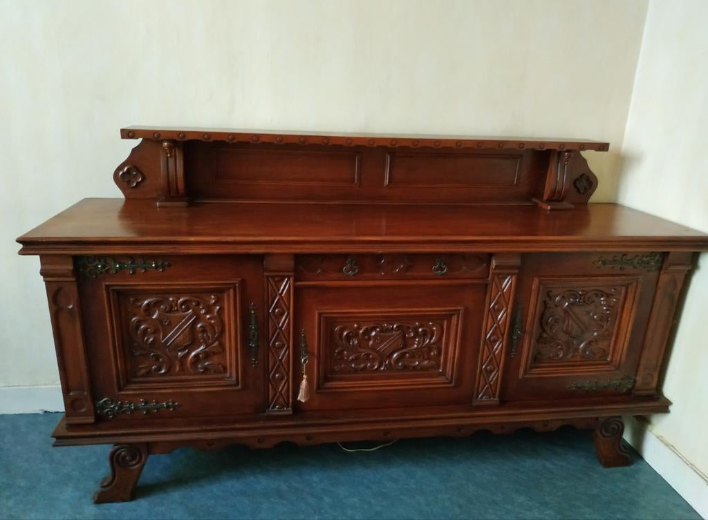 Buffet en chêne massif, Antiquités & Art, Enlèvement