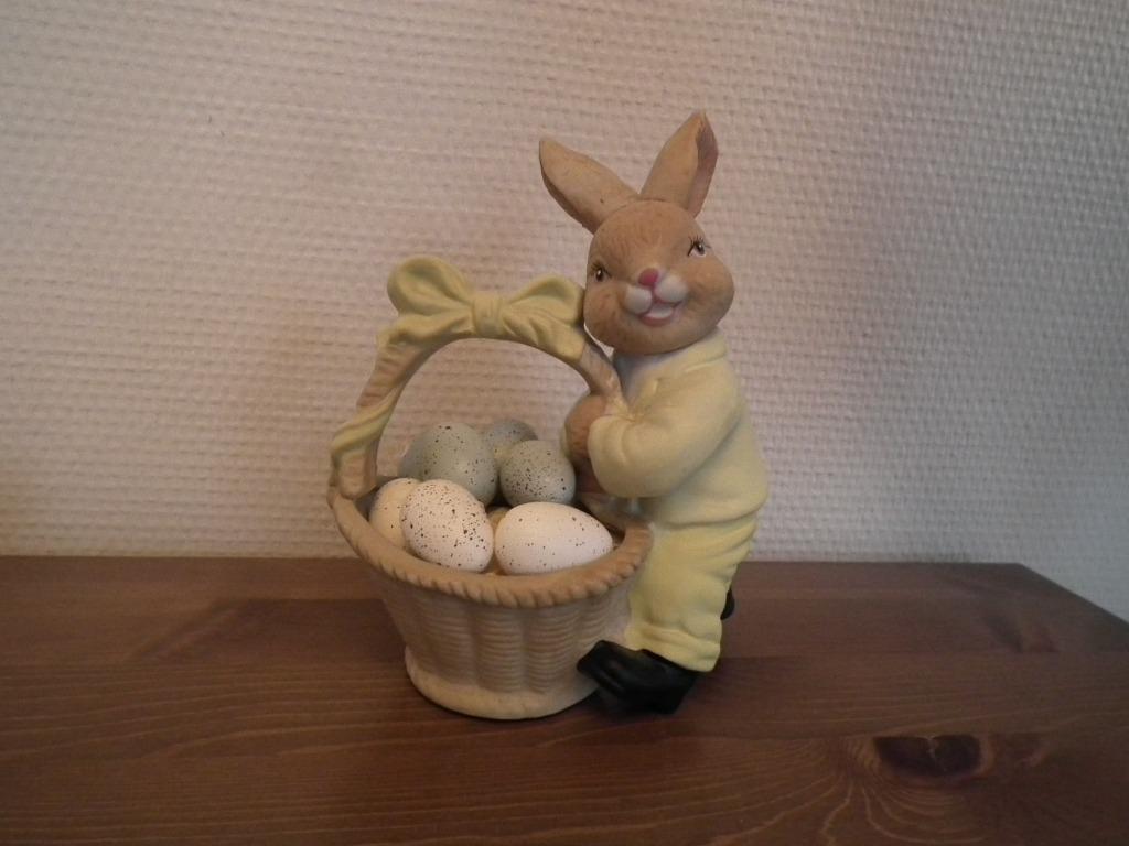 Paasdecoratie konijn met mand en 7 eieren (h 15/l 12 cm), Verzenden, Zo goed als nieuw