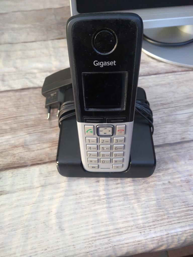 Draadloze telefoon gigaset 300, Telecommunicatie, Vaste telefoons | Handsets en Draadloos, Ophalen of Verzenden