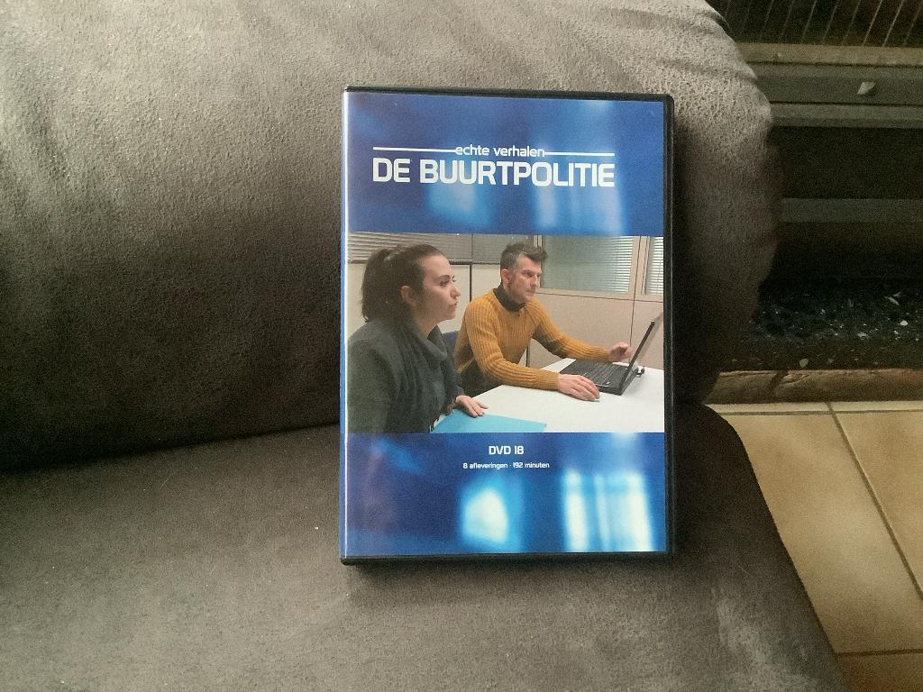 De buurtpolitie dvd 18, CD & DVD, DVD | TV & Séries télévisées, À partir de 16 ans, Enlèvement ou Envoi, Comme neuf, Non fictionnel
