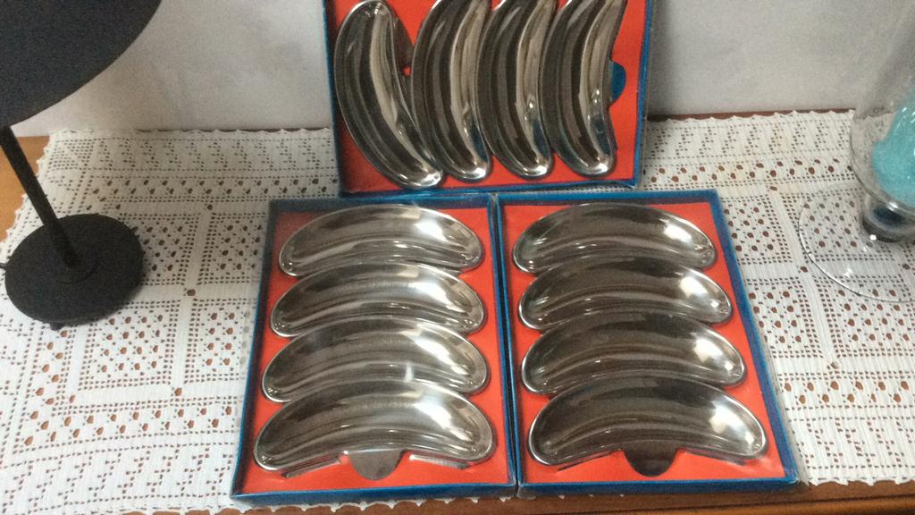 12 inox schaaltjes om aan je bord te klemmen Nieuw!, Huis en Inrichting, Ophalen of Verzenden