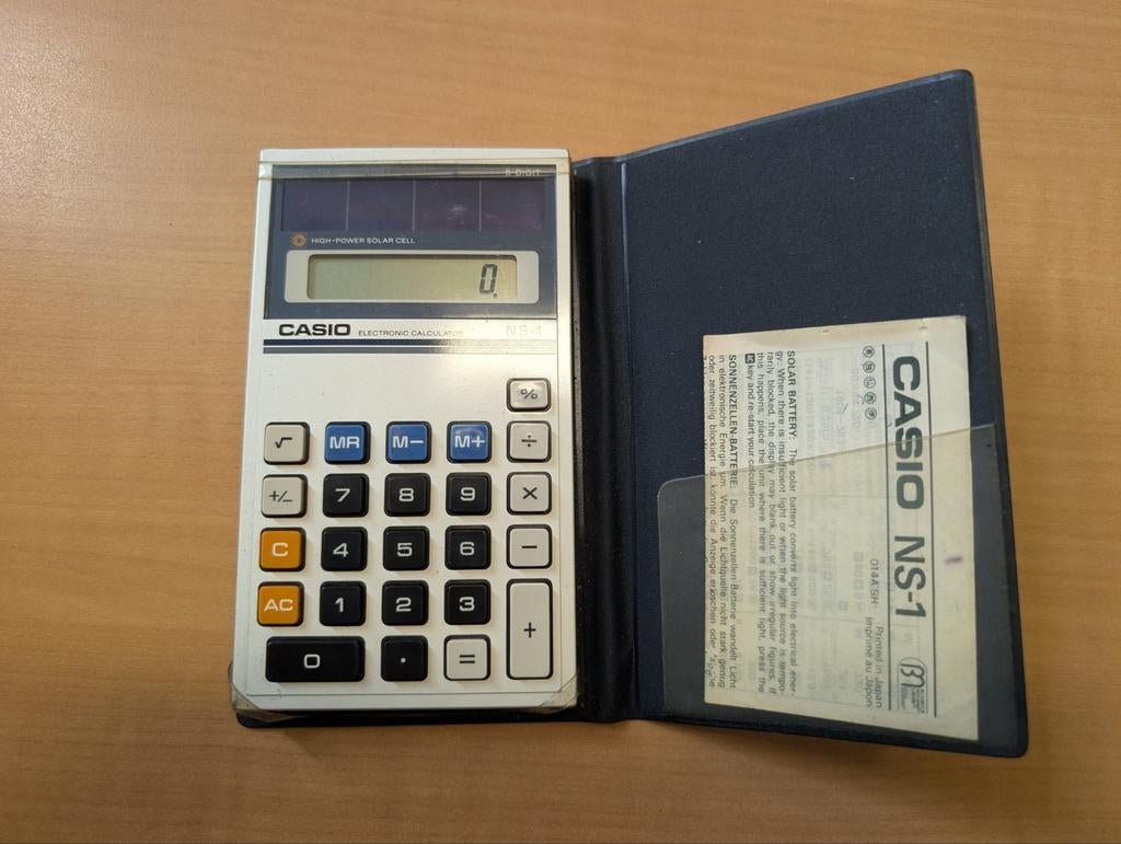 Casio NS-1 elektronische rekenmachine op zonne-energie, Ophalen of Verzenden, Zo goed als nieuw