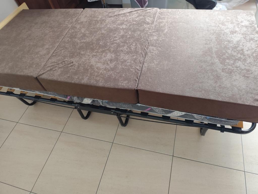 Opvouwbaarbed en matras., Ophalen