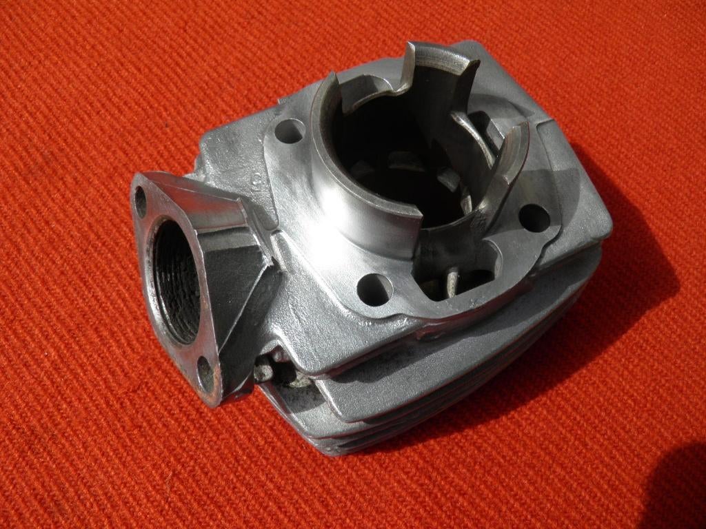 Airsal cilinder 49cc, voor Honda Wallaroo. € 19 / st., Ophalen of Verzenden, Gebruikt, Cilinder, Honda wallaroo