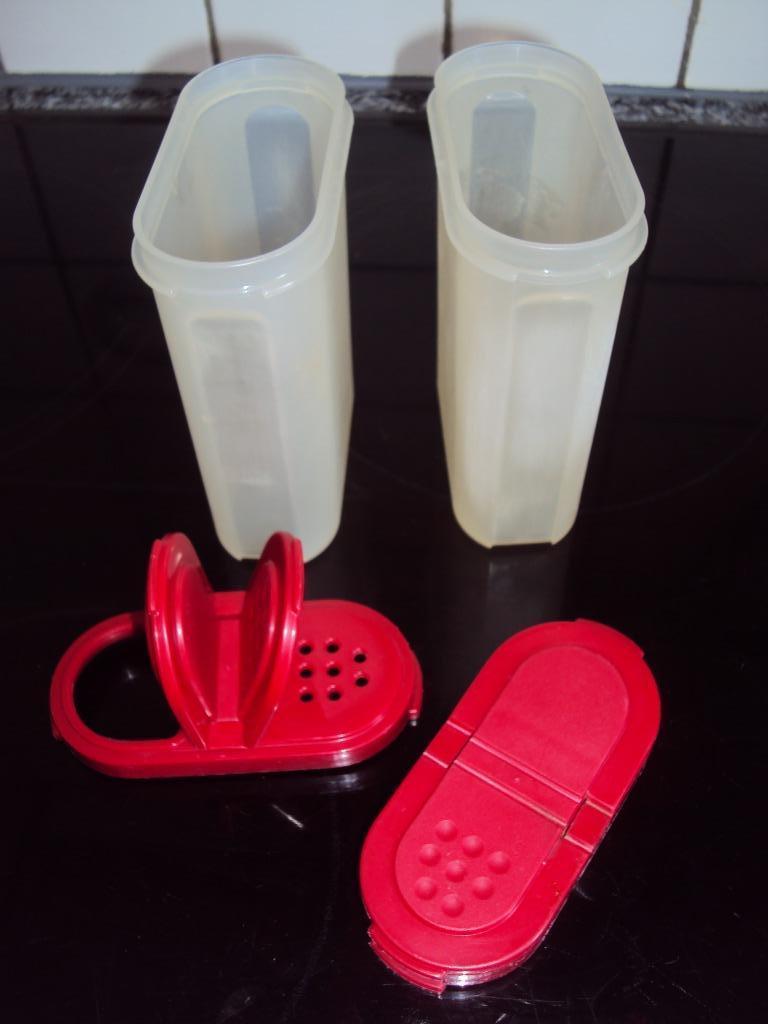 Tupperware, 2 kleine ruimtespaarders met rode klepjes, Huis en Inrichting, Keuken | Tupperware, Ophalen of Verzenden