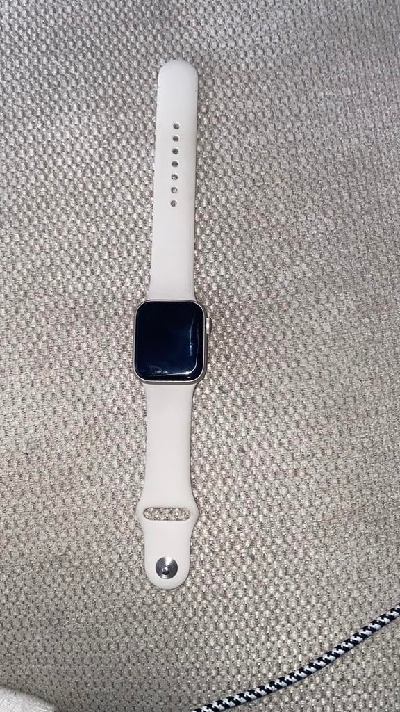 Apple watch SE 2e génération (2022) – 40mm, Bijoux, Sacs & Beauté, Montres connectées, Comme neuf, iOS, Rose, État, Enlèvement