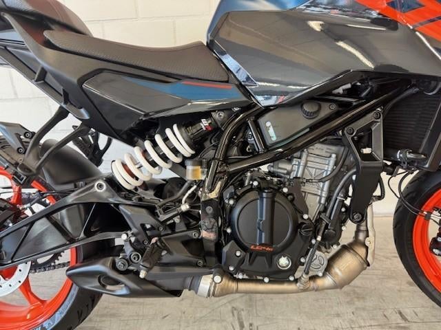 KTM 125 Duke 2025 - foto 2