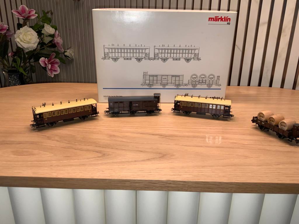 Coffret marklin HO 43981 PALATINAT 3 VOITURES + ACCESSOIRES, Comme neuf