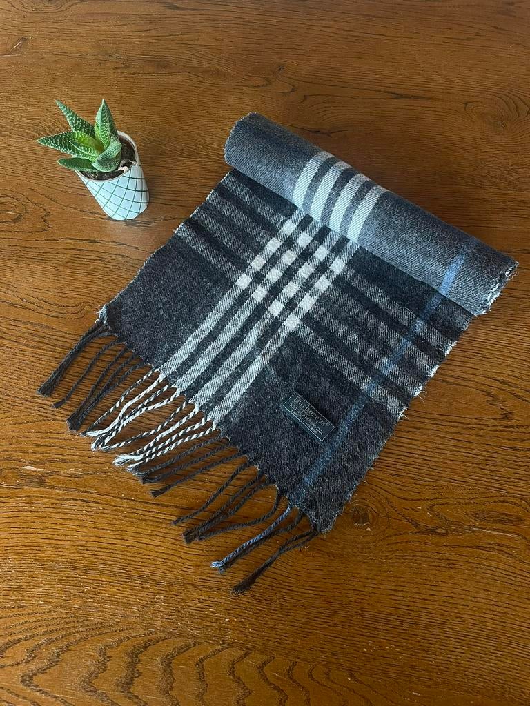 Burberry sjaal, Kleding | Dames, Burberry, Ophalen of Verzenden, Zo goed als nieuw, Sjaal