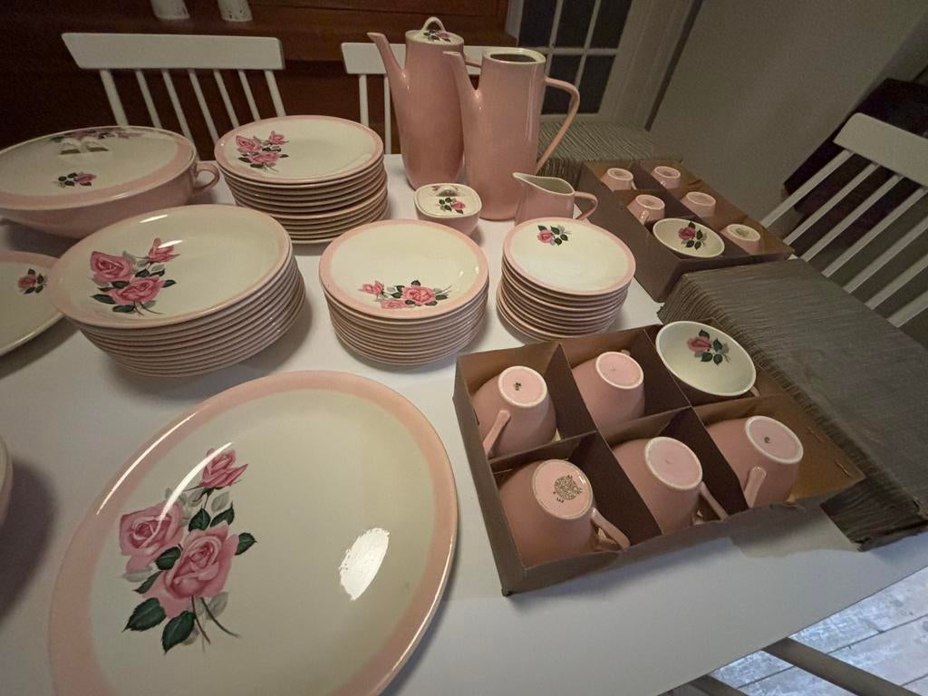 Boch Rosita - Pigalle, Antiek en Kunst, Antiek | Servies compleet, Ophalen