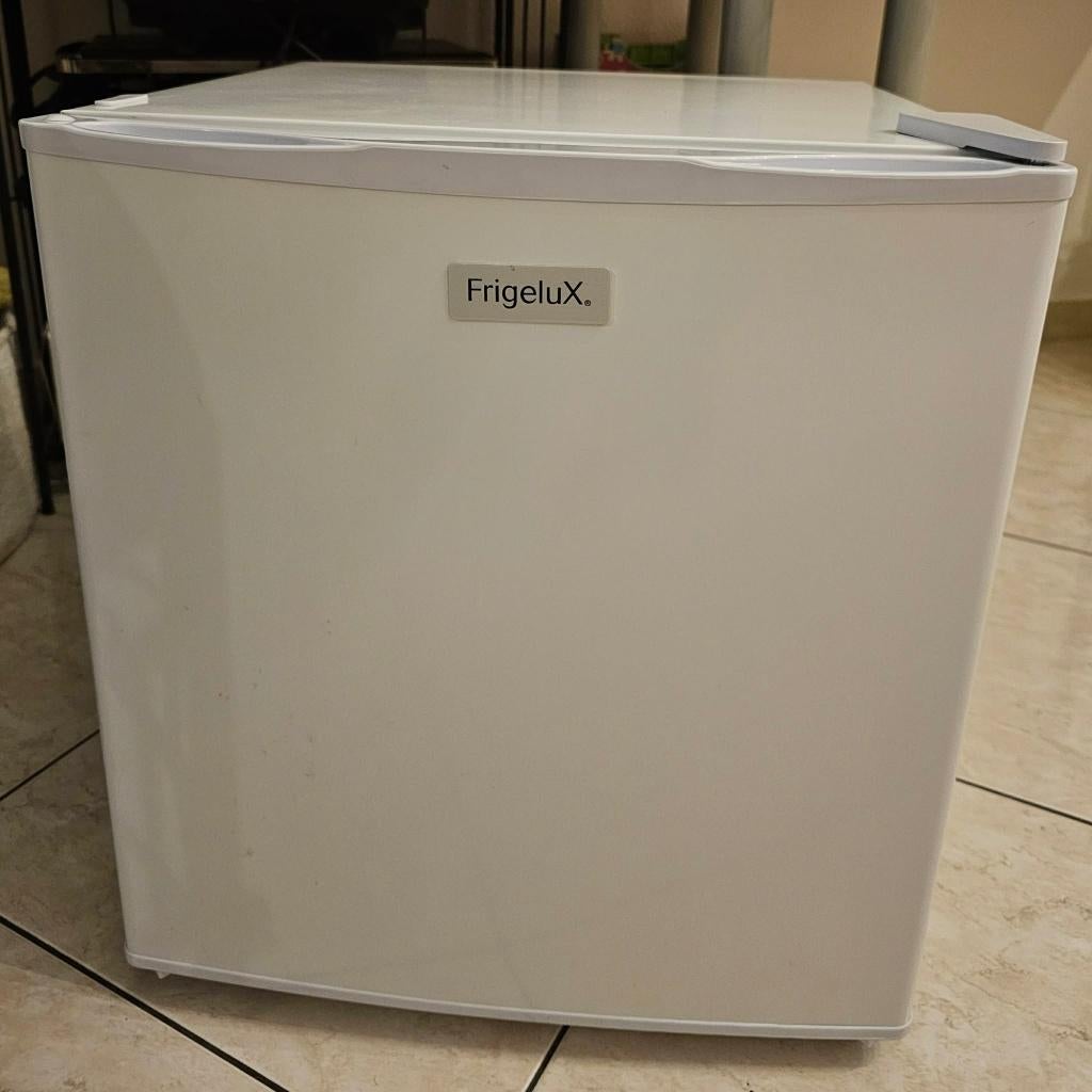 Petit réfrigérateur, Electroménager, Enlèvement, Neuf, 45 à 60 cm, Moins de 85 cm