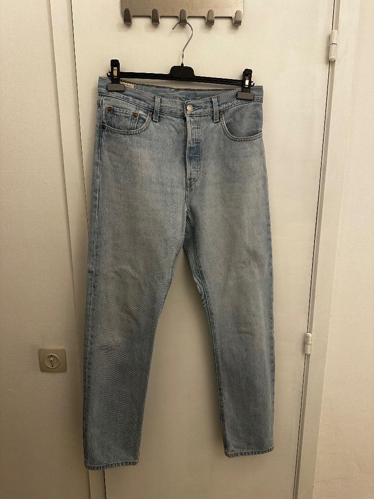 Levis jeans, Blauw, Ophalen of Verzenden, Zo goed als nieuw, W28 - W29 (confectie 36)