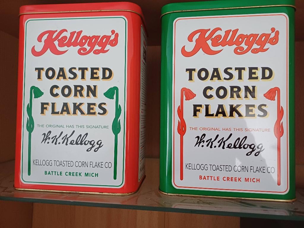 Blikken dozen kelloggs 1 groene en 1 rode, Verzamelen, Ophalen, Zo goed als nieuw