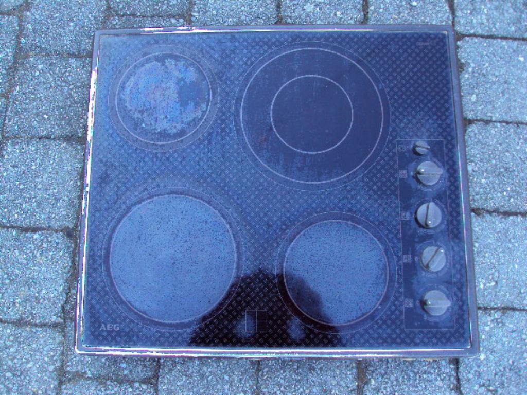 cuisinière électrique en céramique, 4 zones de cuisson, Enlèvement, Utilisé, 45 à 60 cm