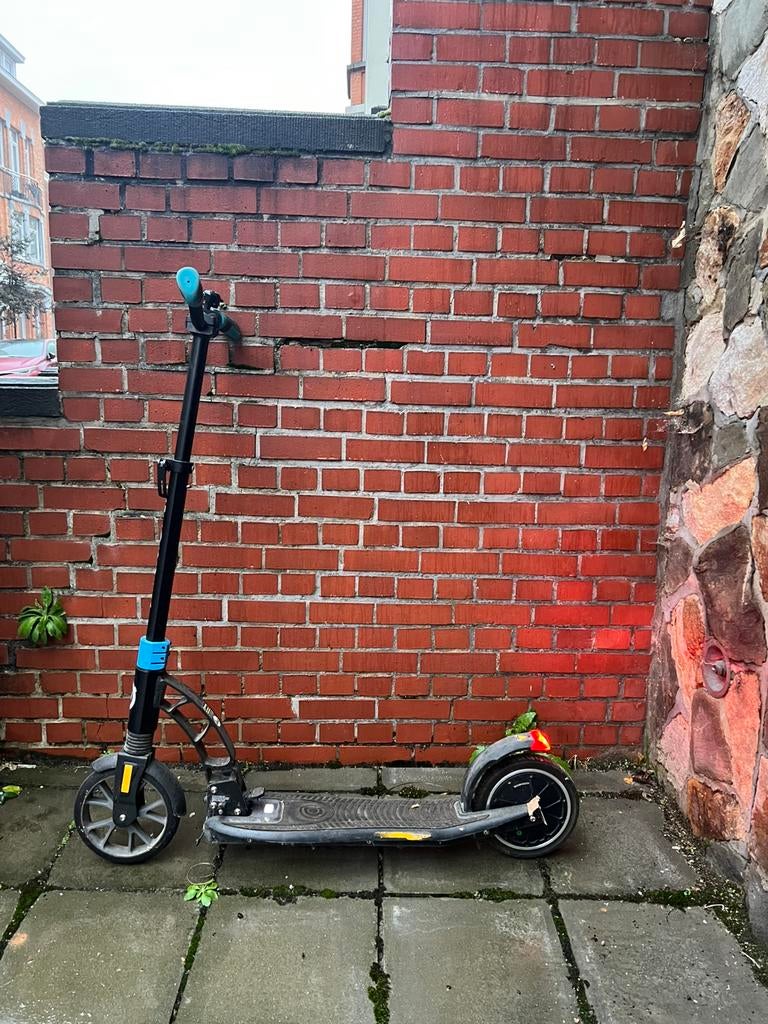 Trottinette électrique, Enlèvement, Comme neuf