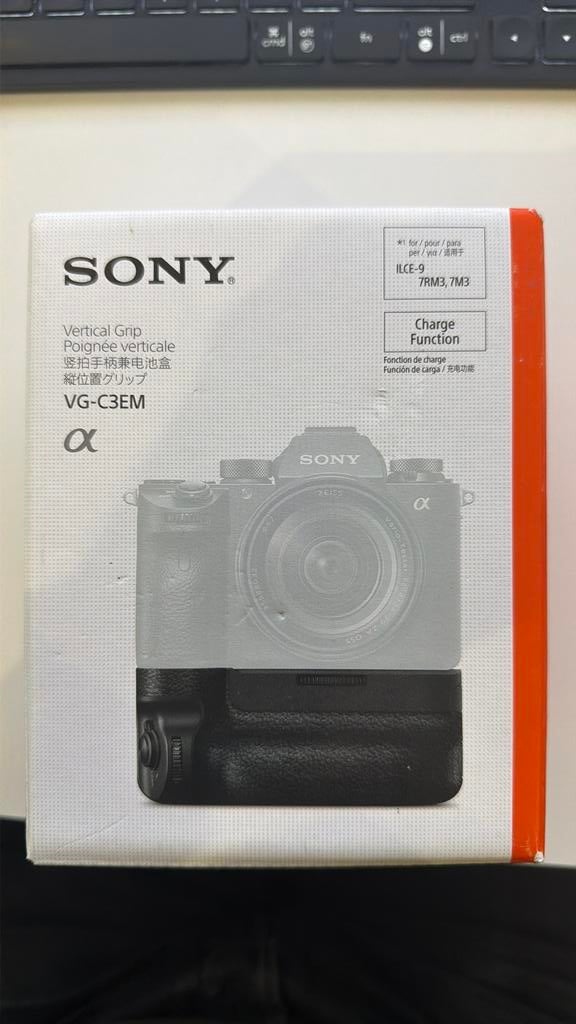 Sony vertical grip voor A9 - A7Riii - A7iii enkel op factuur, Ophalen, Gebruikt