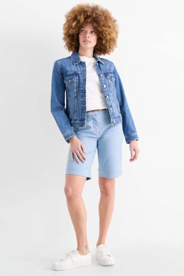 Te koop: Nieuw!! Mooie licht blauwe bermuda, 42, Ophalen, Kort, Blauw, Maat 42/44 (L)