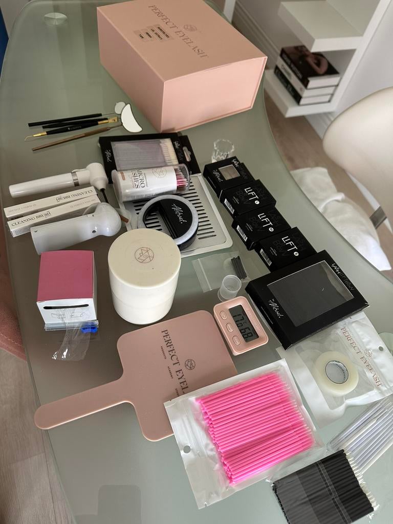 Toebehoren schoondheidsspecialiste wimpers, Ophalen, Zo goed als nieuw