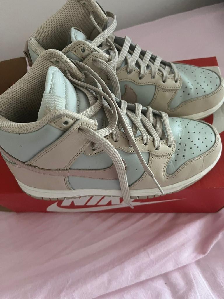 Nike Dunk High en très bon état taille 36,5, Enlèvement ou Envoi, Nike, Comme neuf, Chaussures de sport