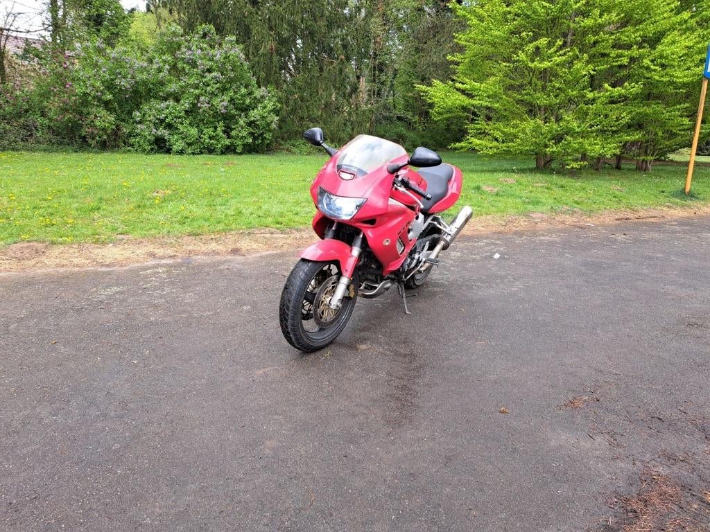 Honda VTR 1000 - 1997, Motoren, Motoren | Honda, Sportuitlaat, 2 cilinders, Meer dan 35 kW, 996 cc