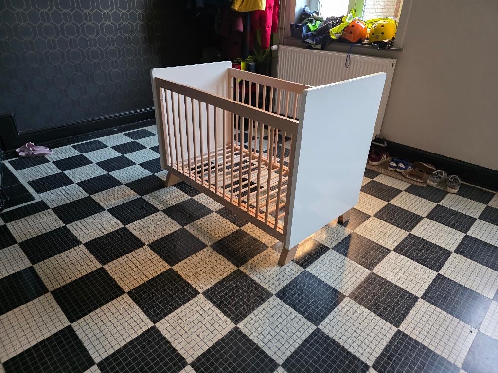 Verstelbaar babybed, Kinderen en Baby's, Babywiegjes en Ledikanten, Ophalen, Zo goed als nieuw, Ledikant