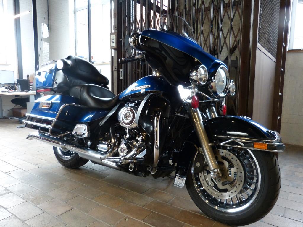 Harley-Davidson TOURING FLHTK ULTRA LIMITED (bj 2010) - foto 2