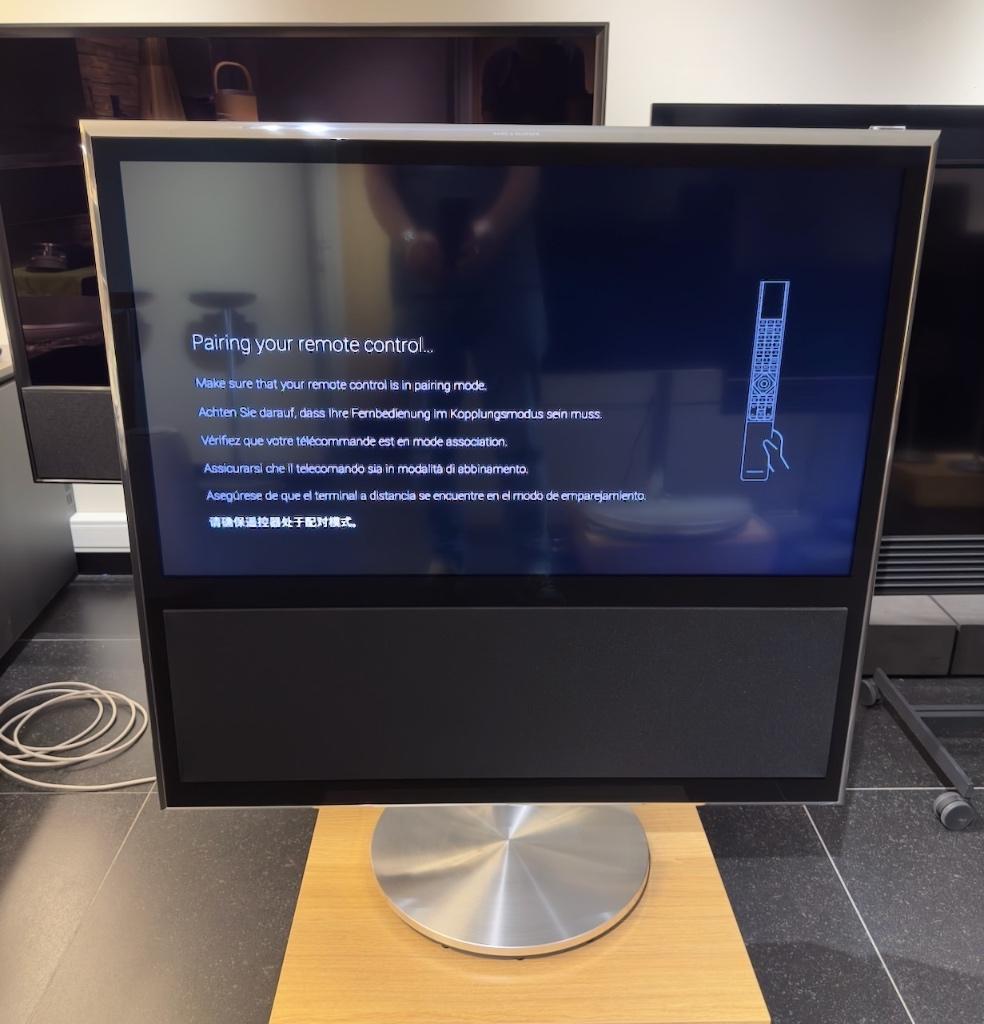 Bang & Olufsen Beovision 14-40 UHD 4K met motor stand - B&O, Ophalen, Info@bang-olufsen.dk, Zo goed als nieuw, Bang & Olufsen Alle 1 / DK-7600 Struer / Denmark