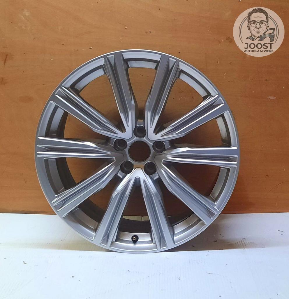 Velg enkel 20" orgineel Audi Q8 SQ8 v.a 2018 4M8601025T, Véhicule de tourisme, -, Pneu(s), Utilisé