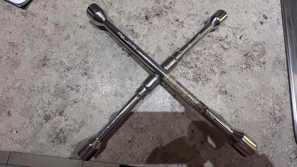 Clé croisée pliable, Enlèvement ou Envoi, Comme neuf