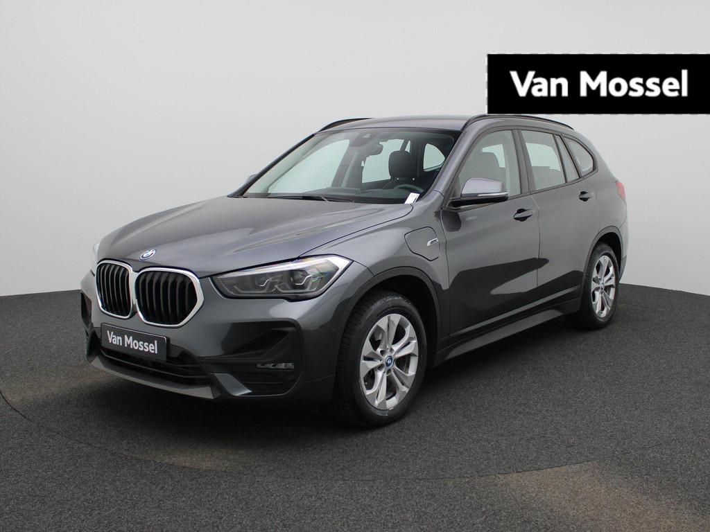 BMW X1 xDrive25e (162 kW) HUD | LEDER | LED | CAM. | Carplay, Auto's, Gebruikt, Traction-control, 1820 kg, Plug-in hybride