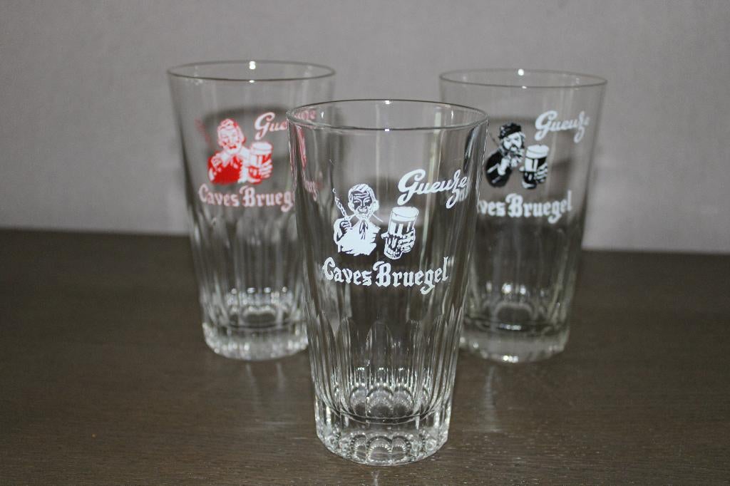 Verres à gueuze anciens "Caves Bruegel" 3 pièces différentes, Collections, Enlèvement ou Envoi, Comme neuf, Verre ou Verres, Autres marques