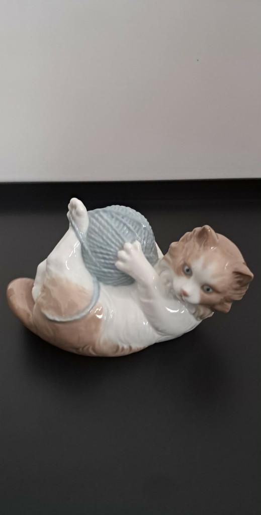 Chat en porcelaine Nao by Lladro, Collections, Enlèvement ou Envoi, Comme neuf, Animal