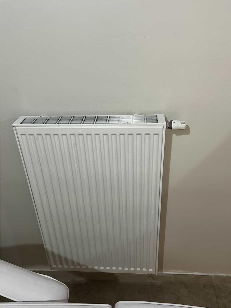 Radiateurs presque neufs à vendre, Doe-het-zelf en Bouw, Verwarming en Radiatoren, Zo goed als nieuw, Radiator, 800 watt of meer