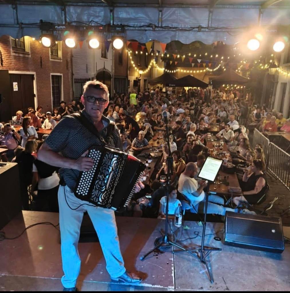 🎶 LIVE ACCORDEON - MEEZINGERS EN GEZELLIGHEID-VANAF €150🎶, Contacten en Berichten, Muziek maken en Bandleden