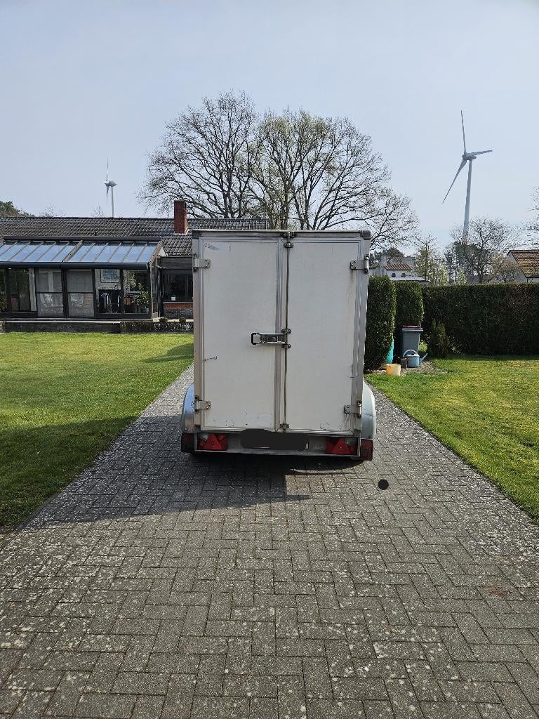 gesloten aanhanger, Ophalen, Zo goed als nieuw