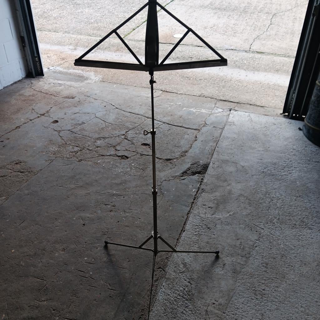 Muziekstaander, Ophalen, Gebruikt