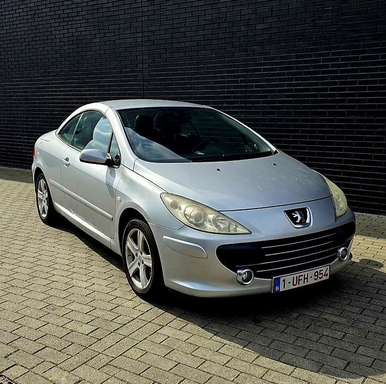 PEUGEOT 307 CABRIOLET. ESSENCE. AUTOMATIQUE. 107 000 KM, Autos, Peugeot, Achat, Entreprise, Cabriolet, Entretenue par le concessionnaire